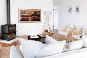 Omaru Beach House Scamander